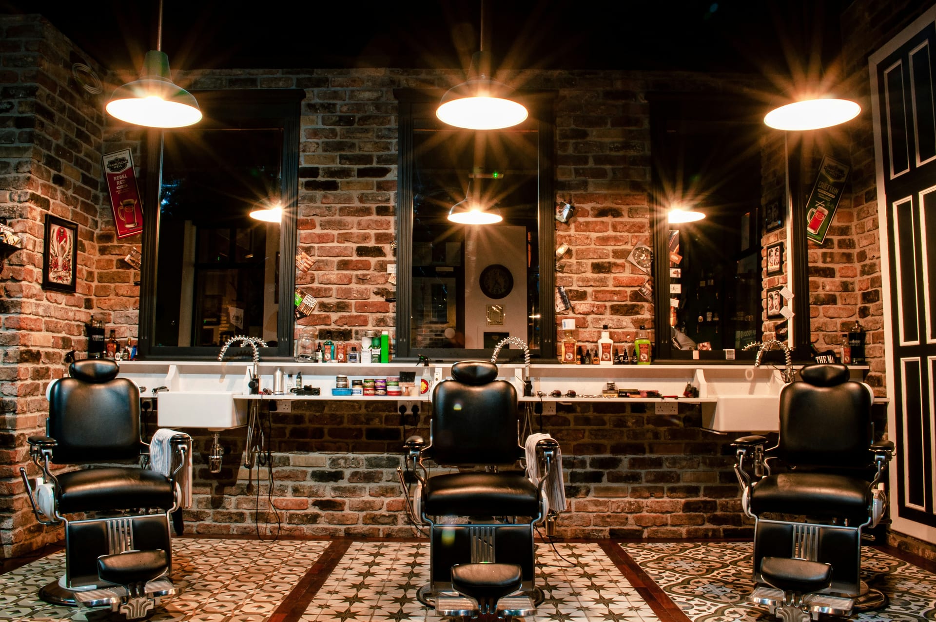L'interno di Chico’s Barber